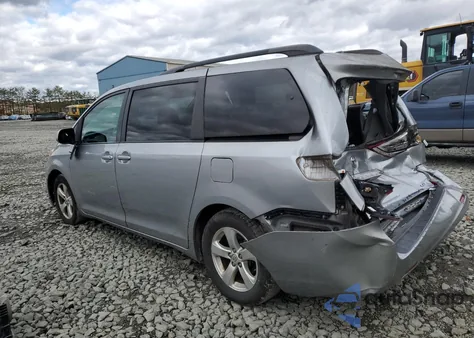 2017 Toyota Sienna Le из США, поврежденный, VIN 5TDKZ3DC1HS822772